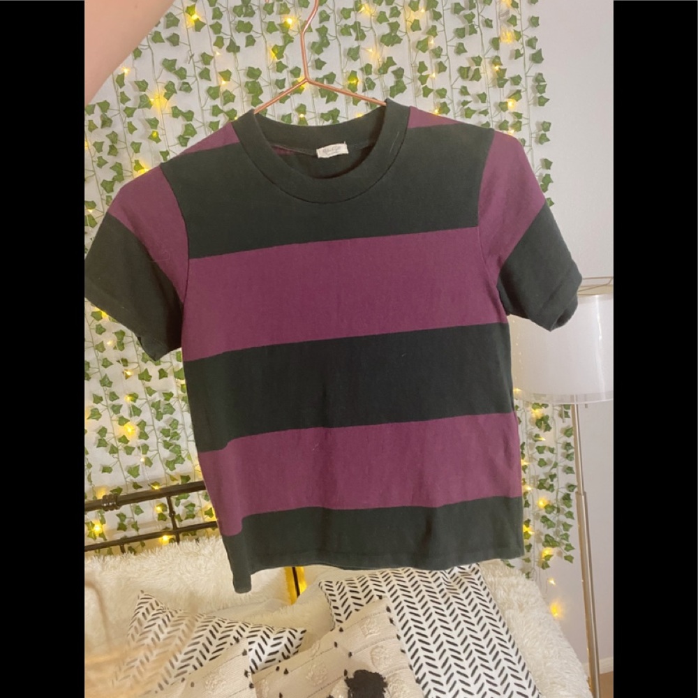 super cute and trending brandy Melville T-shirt!